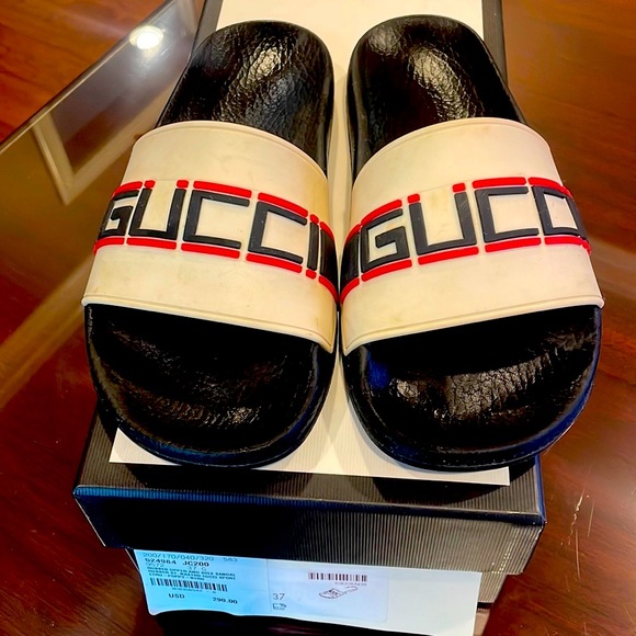 Gucci Shoes - EUC Women’s Authentic Gucci Slide Sandals size 37 (7-8)